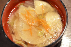 青森料理 八戸せんべい汁03